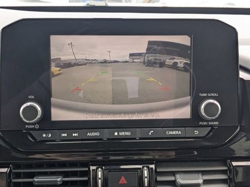 Used 2025 Nissan Pathfinder SV image 22