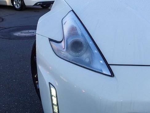 Used 2015 Nissan 370Z Touring image 5