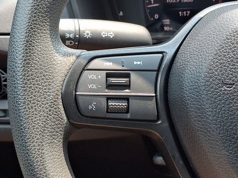Used 2023 Honda Accord EX image 19
