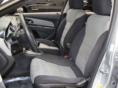 Used 2014 Chevrolet Cruze LS image 8