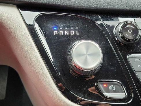 Used 2022 Chrysler Pacifica Touring-L image 22