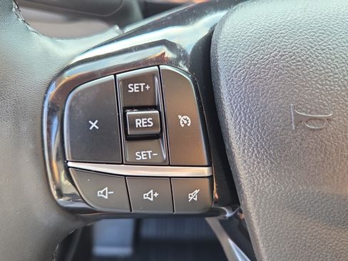 Used 2022 Ford Escape SE w/ SE Sport Appearance Package FWD image 24