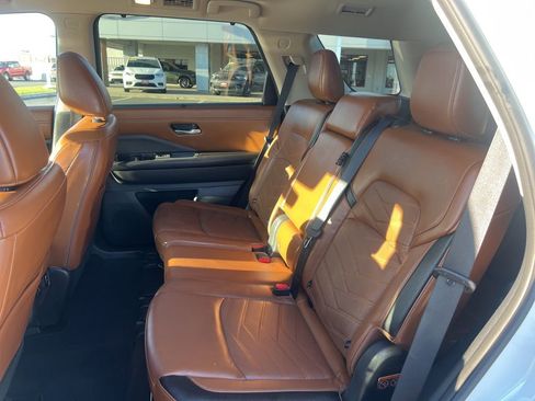 Used 2023 Nissan Pathfinder Platinum w/ Cargo Package image 29