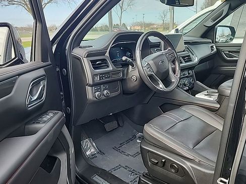 Used 2022 Chevrolet Suburban RST w/ Luxury Package AWD/4WD image 8