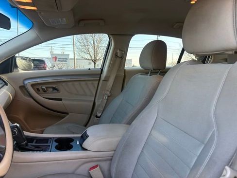 Used 2016 Ford Taurus SE image 27