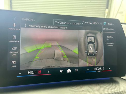 Used 2025 BMW X2 xDrive28i w/ Technology Package image 23