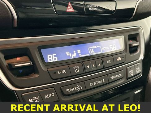 Used 2021 Honda Pilot Touring image 16