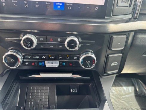 Used 2025 Ford F250 Lariat AWD/4WD image 21
