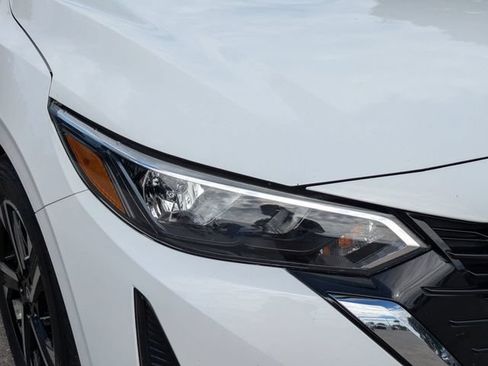 Used 2024 Nissan Sentra SV FWD image 10