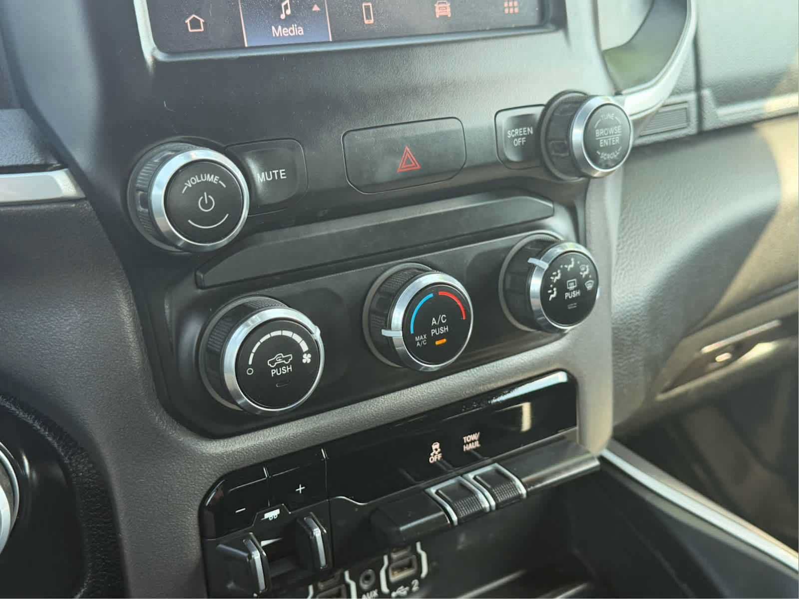 Used 2022 RAM 1500 Big Horn AWD/4WD image 20