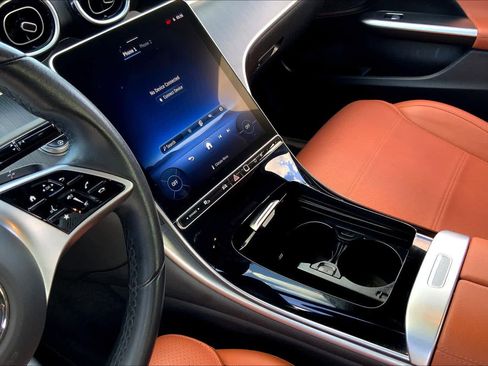 Used 2025 Mercedes-Benz C 300 Sedan image 16