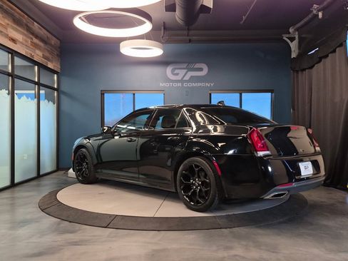 Used 2021 Chrysler 300 Touring L image 5