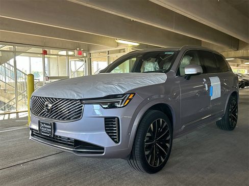 New 2026 Volvo XC90 B6 Plus w/ Protection Package Premier image 5