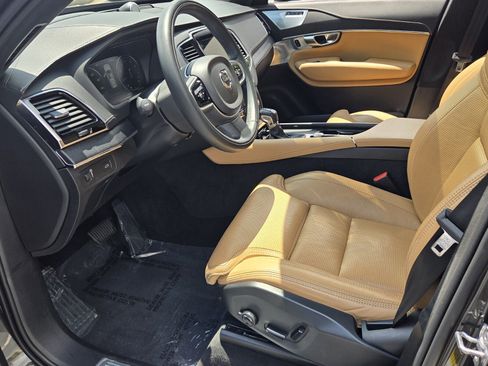 Used 2021 Volvo XC90 T6 Inscription w/ Lounge Package AWD/4WD image 14