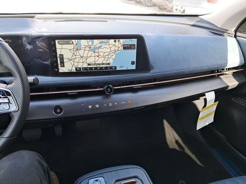 New 2025 Nissan Ariya Platinum image 20