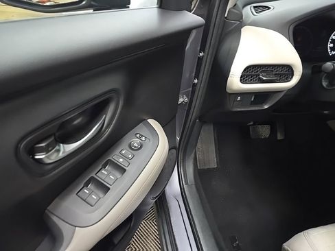 Used 2023 Honda HR-V LX image 27