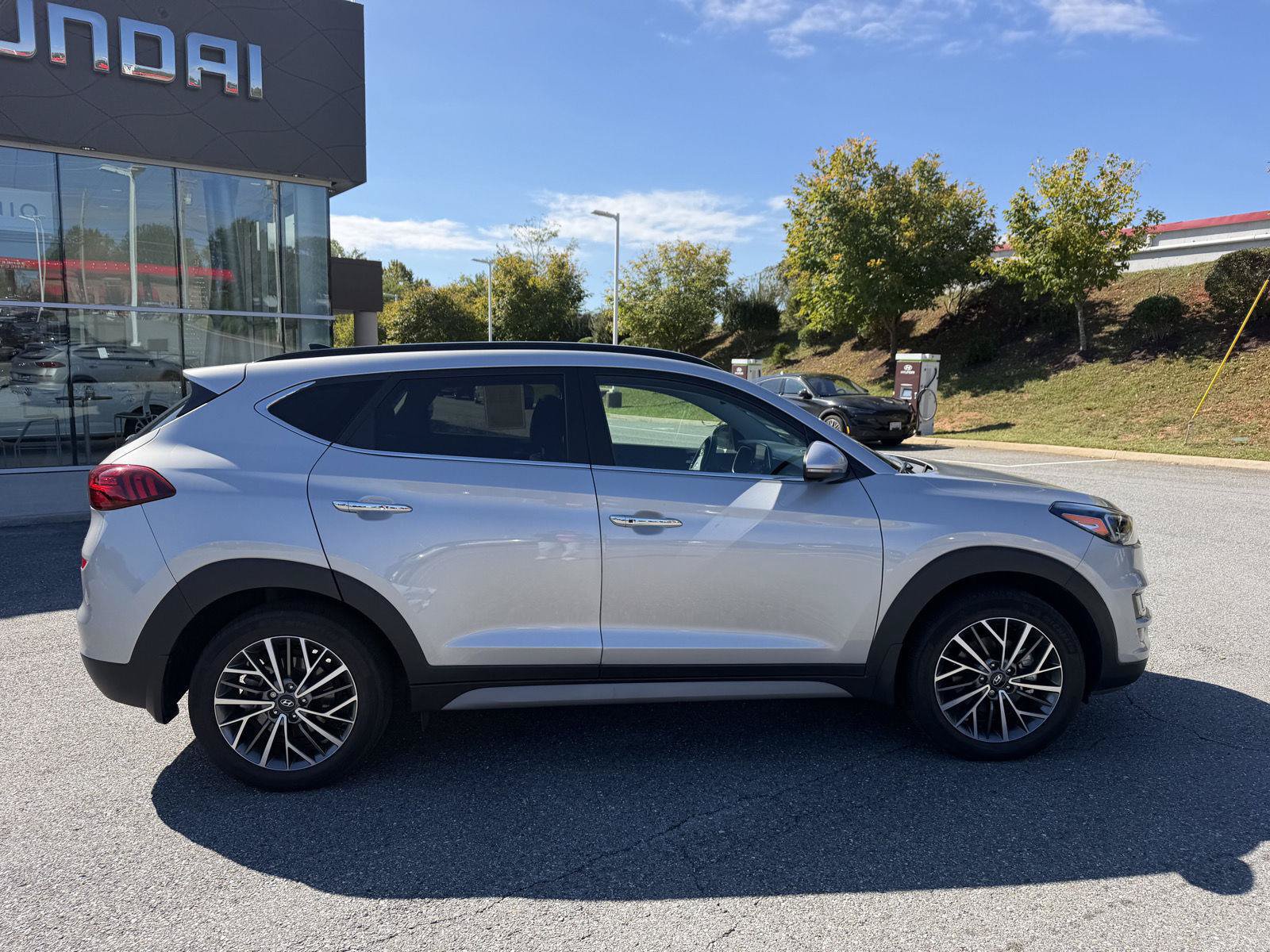 Certified 2021 Hyundai Tucson Ultimate w/ Cargo Package AWD/4WD image 8