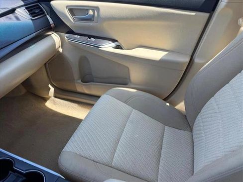 Used 2017 Toyota Camry LE FWD image 19