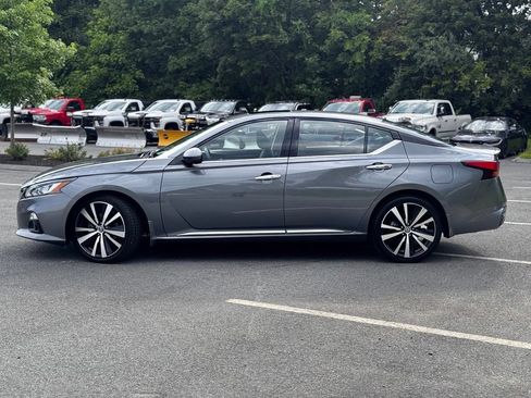 Used 2019 Nissan Altima 2.5 Platinum AWD/4WD image 3