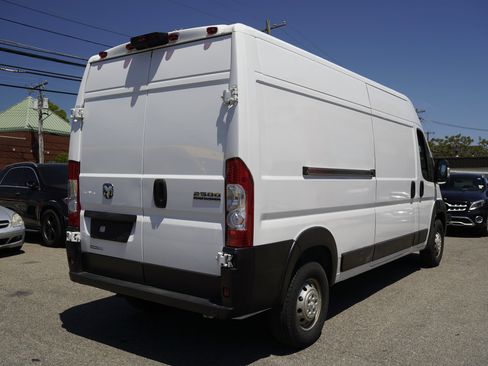 Used 2023 RAM ProMaster 2500 FWD image 6