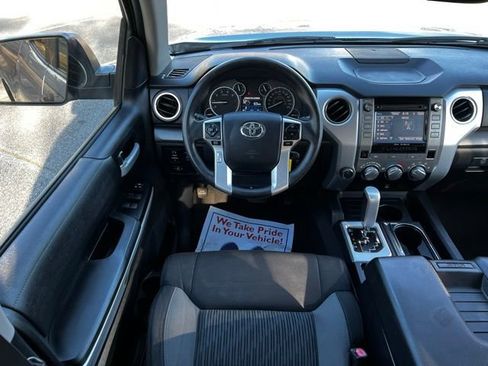 Used 2017 Toyota Tundra SR5 w/ SR5 Upgrade Package AWD/4WD image 30