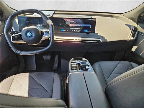 Used 2024 BMW iX xDrive50 w/ Sport Package AWD/4WD image 16