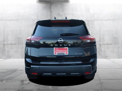 Certified 2025 Nissan Rogue SL w/ Tech Package AWD/4WD image 6