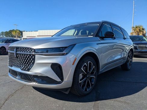 New 2026 Lincoln Nautilus Reserve image 9