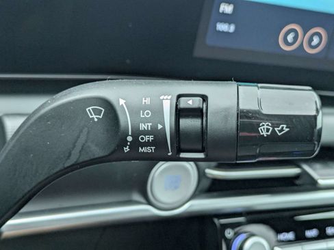 Used 2025 Hyundai Santa Cruz SEL FWD image 29