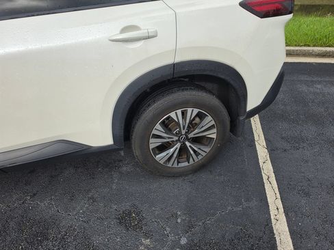 Used 2023 Nissan Rogue SV AWD/4WD image 12