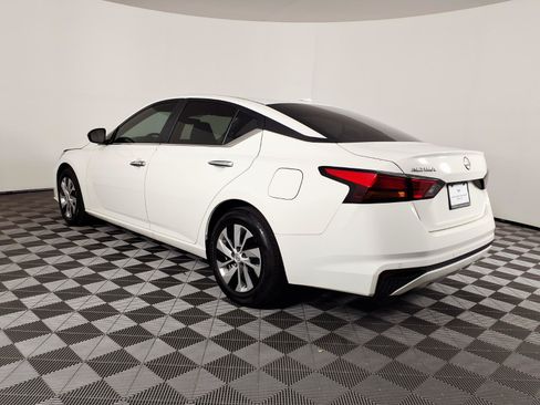 Used 2025 Nissan Altima 2.5 S FWD image 6