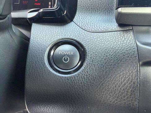 Used 2025 Toyota Camry SE image 24