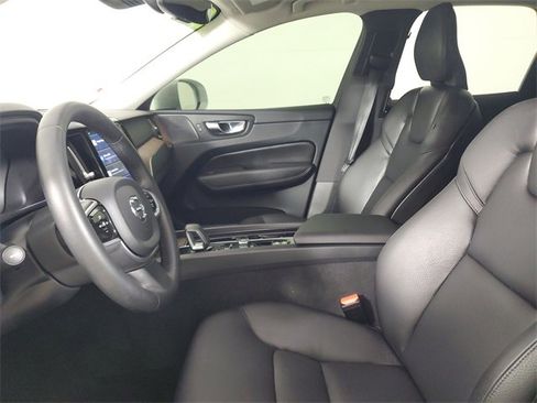 Used 2023 Volvo XC60 B5 Plus w/ Protection Package Premier image 21