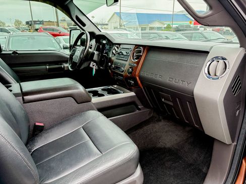 Used 2012 Ford F250 Lariat w/ Chrome Pkg image 25