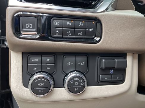 New 2026 GMC Yukon XL Denali w/ Denali Reserve Package AWD/4WD image 15