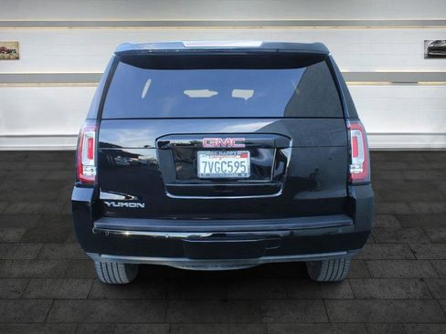 Used 2017 GMC Yukon SLT image 7