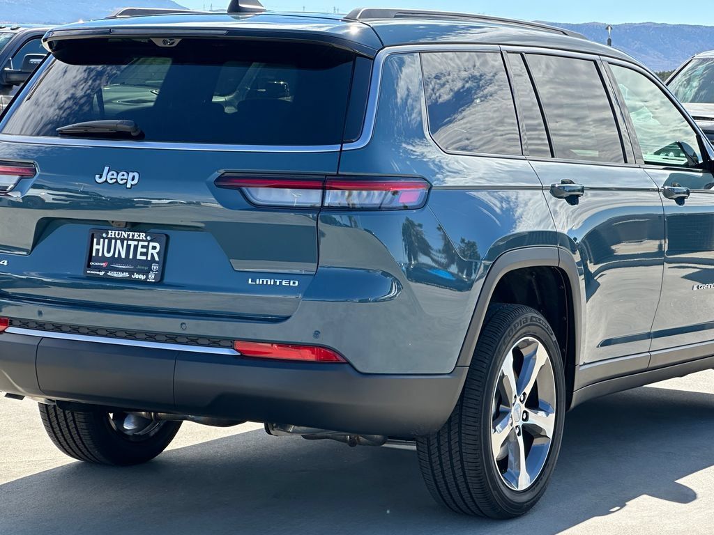 New 2026 Jeep Grand Cherokee L Limited w/ Luxury Tech Group II AWD/4WD image 8