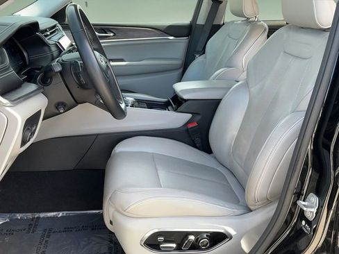 Used 2021 Jeep Grand Cherokee L Overland w/ Luxury Tech Group IV image 13