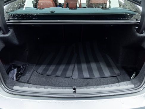 Certified 2025 BMW 330i xDrive Sedan w/ Premium Package image 9