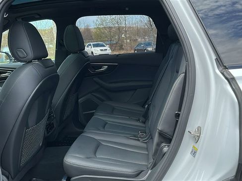 Used 2025 Audi Q7 3.0T Premium Plus w/ Premium Plus Package AWD/4WD image 21
