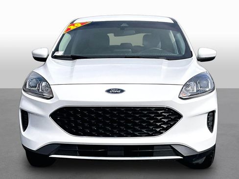Used 2020 Ford Escape SE image 3