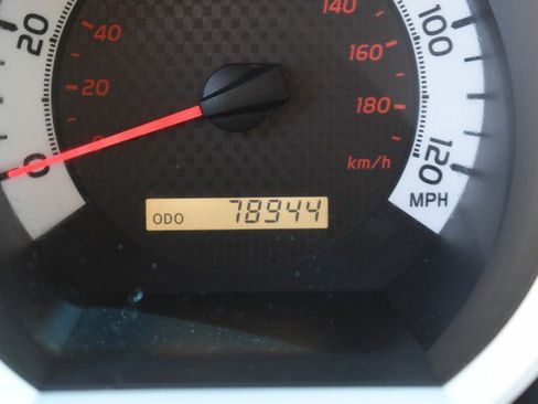 Used 2014 Toyota Tacoma 4x4 Double Cab w/ TRD Sport Package image 32