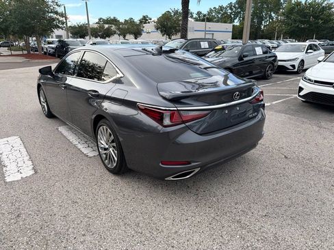 Used 2022 Lexus ES 350 Ultra Luxury w/ Accessory Package 2 FWD image 11