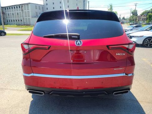 Used 2024 Acura MDX SH-AWD w/ Technology Package image 9