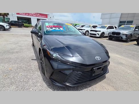Used 2025 Toyota Camry LE FWD image 33