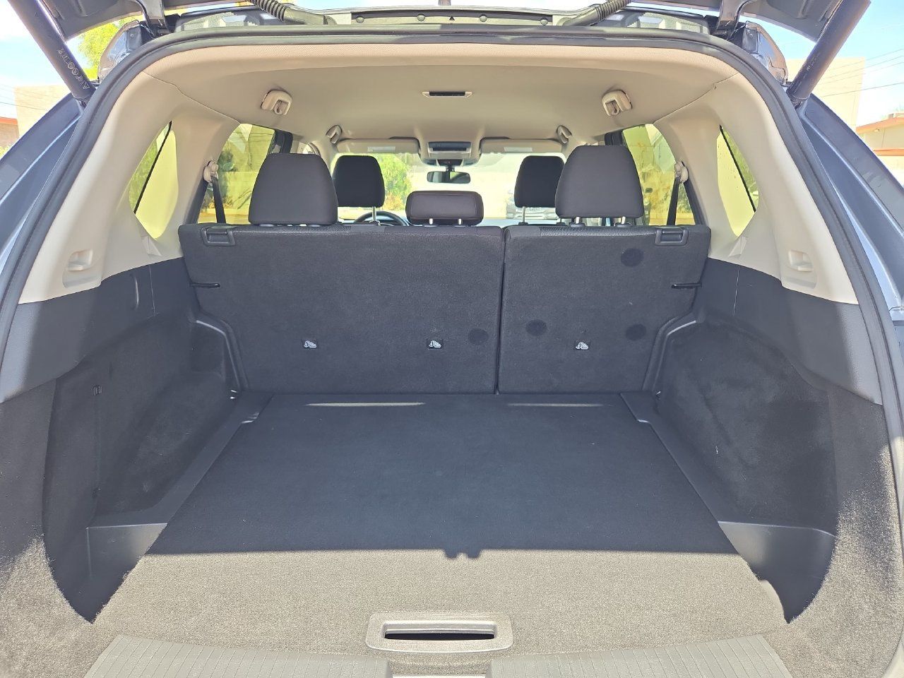 Used 2024 Nissan Rogue SV AWD/4WD image 12