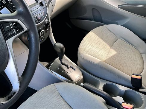Used 2016 Hyundai Accent SE FWD image 16
