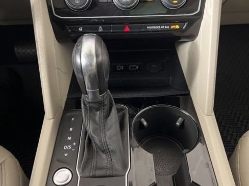 Used 2019 Volkswagen Atlas SEL AWD/4WD image 26