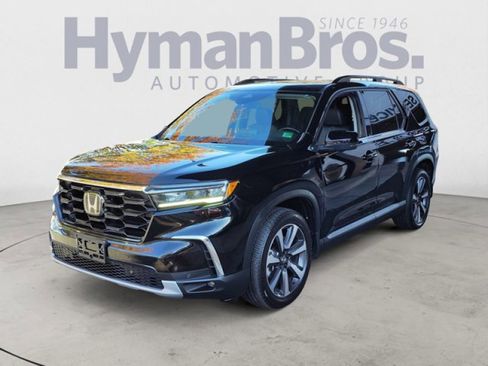 Used 2023 Honda Pilot Touring image 7