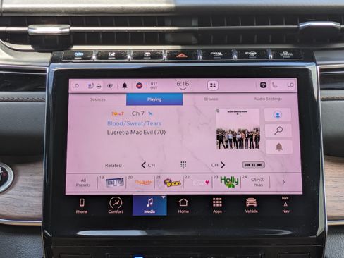 Used 2022 Jeep Grand Cherokee Summit w/ Advanced Protech Group IV AWD/4WD image 18